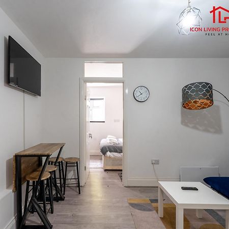 Arch-View Apartment 1 By Icon Living Properties Short Lets & Serviced Accommodation Wembley London Exterior photo